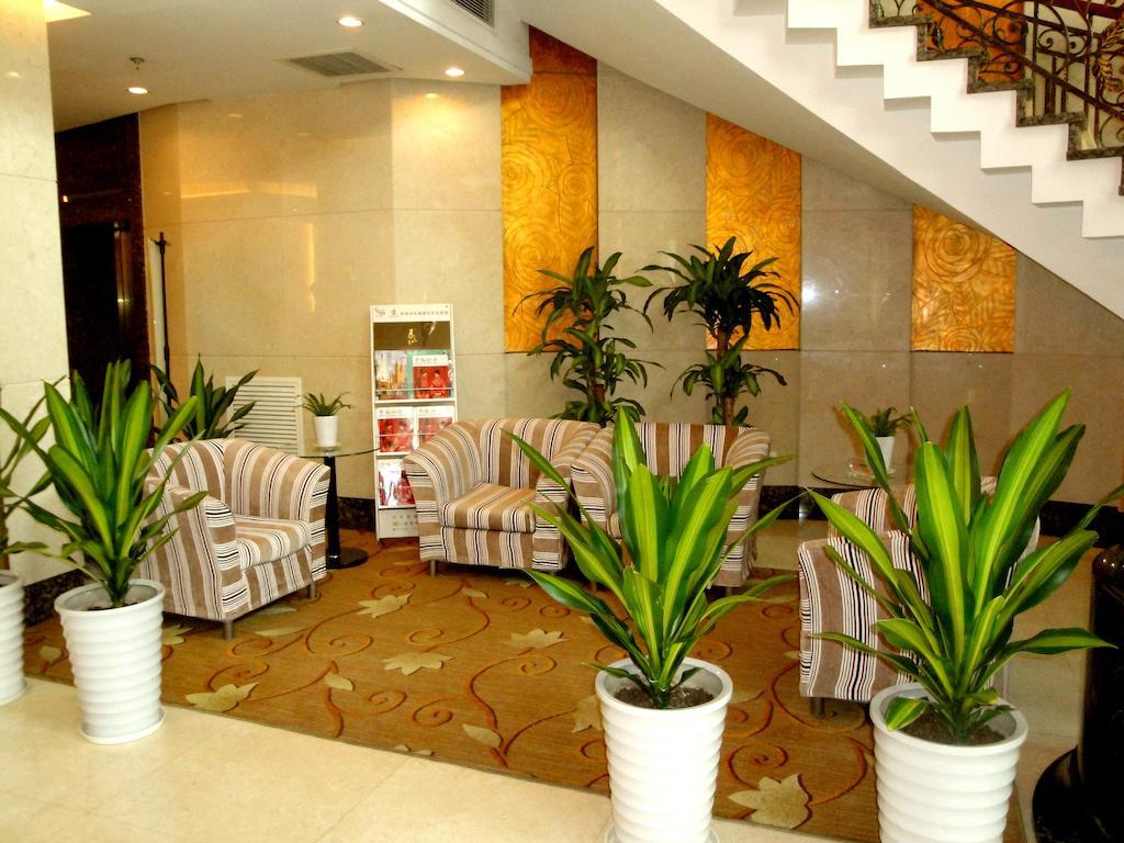 Overseas Chinese International Hotel ชิงเต่า ภายนอก รูปภาพ