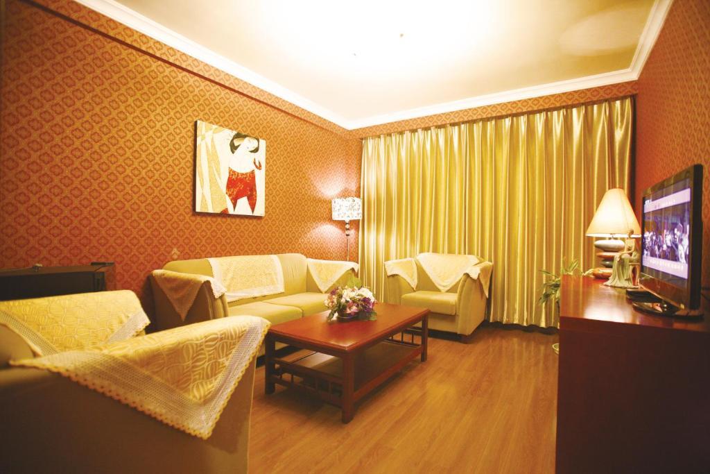 Overseas Chinese International Hotel ชิงเต่า ภายนอก รูปภาพ